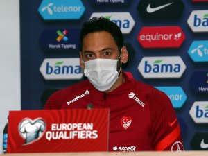 Hakan Çalhanoğlu: "Ibrahimovic İle Burak Yılmaz’ı Çift Forvet Oynatırdım"
