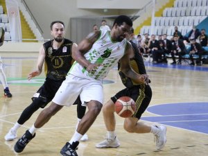 Manisa Derbisinde Kazanan Manisa Bbsk