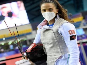 Milli Eskrimci İrem Karamete, Katar’da Ana Tabloya Yükseldi