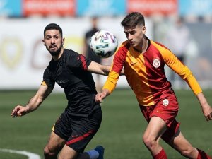 Galatasaray, U19 Takımıyla Antrenman Maçı Yaptı