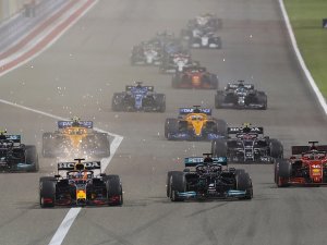 Formula 1’de Sezonun İlk Yarışı Lewis Hamilton’ın