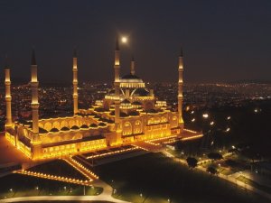 İstanbul’da ‘Süper Solucan Ay’ Manzarası