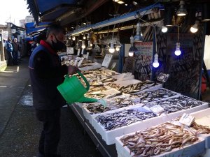 Sezonun Son Hamsileri Tezgahlarda