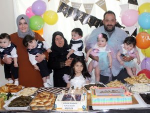 Bakan Selçuk’tan Hataylı Beşizlere Doğum Günü Pastası