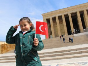 Minik Hira Anıtkabir’e Kavuştu