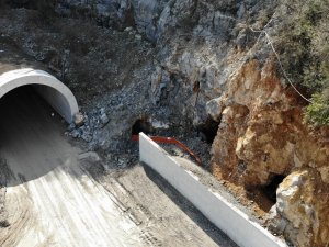 Tünel İnşaatında Binlerce Yıllık Mağara Ortaya Çıktı