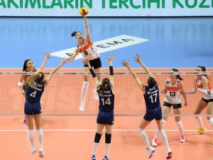 Fenerbahçe, Eczacıbaşı Vitra’yı 3-0 Mağlup Etti