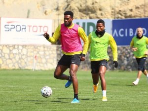 Yeni Malatyaspor’da 4 Futbolcuda Korona Virüs Çıktı
