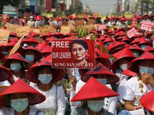 Myanmar’ın Devrik Lideri Suu Kyi’ye Yeni Suçlama: "Devlet Sırları Yasasını İhlal"