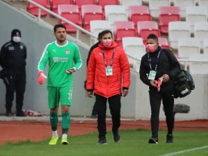 Sivasspor’da Kaleci Ali Şaşal Sakatlandı