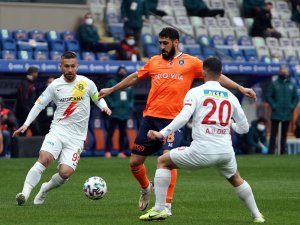 Başakşehir, Evinde 7 Maç Sonra Kazandı