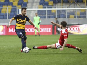 Süper Lig: Medipol Başakşehir: 3 - Yeni Malatyaspor: 1 (Maç Sonucu)