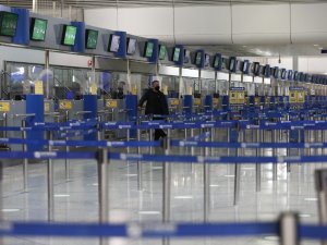 Yunanistan, Uluslararası Uçuşlardaki Kısıtlamaları 19 Nisan’a Kadar Uzattı