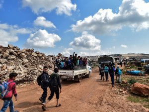 Suriye’de Çocuklar Tüm Zorluklara Rağmen Okula Gitmeye Devam Ediyor