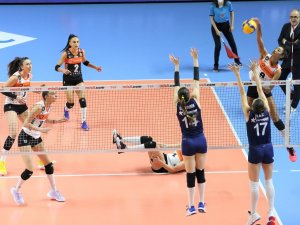 Sultanlar Ligi: Fenerbahçe Opet: 2 - Eczacıbaşı Vitra: 3