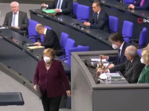 Alman Halkının Merkel’e Güveni Kalmadı
