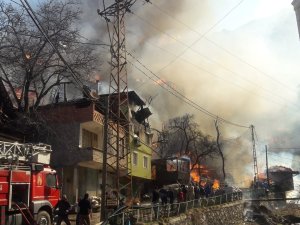 Artvin’de 15 Yılda 123 Köy Yangınında 268 Ev Yandı