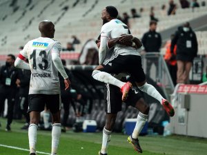 Süper Lig: Beşiktaş: 3 - Aytemiz Alanyaspor: 0 (Maç Sonucu)