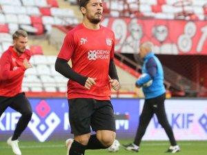 Ahmet Oğuz’dan Taçtan Asist!