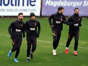 Galatasaray Yağmur Altında Çalıştı