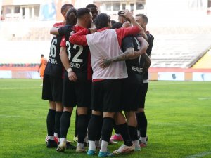 Süper Lig: Gaziantep Fk: 2 - Medipol Başakşehir: 0 (Maç Sonucu)