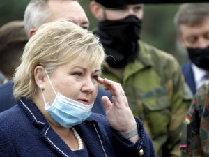 Norveç Başbakanı Solberg’e Covid-19 Kurallarını İhlalden 20 Bin Kron Para Cezası