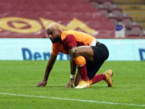 Ryan Babel Cezalı Duruma Düştü