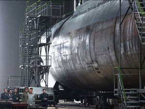 "Kuzey Kore 3 Bin Tonluk Balistik Füze Denizaltısının Montajını Tamamladı"