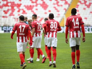 Sivasspor Ligdeki 11. Galibiyetini Aldı