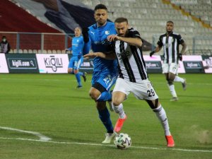 Süper Lig: Bb Erzurumspor: 2 - Beşiktaş: 2 (İlk Yarı)