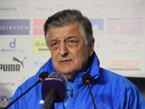 Yılmaz Vural: “Oyuncularımı Mağlubiyete Rağmen Kutluyorum, Ayaklarına Sağlık”