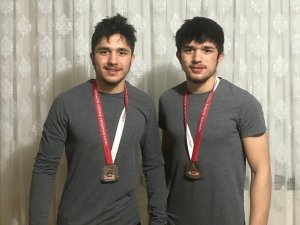 Türk Güreşinde Bir İlk