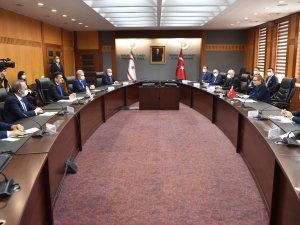 Bakan Pekcan, Kktc Maliye Bakanı Oğuz İle Bir Araya Geldi