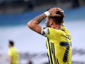 Fenerbahçe’de Gökhan Gönül Şoku!