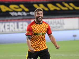 Göztepeli Alpaslan Öztürk Koronavirüse Yakalandı