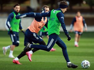 Fenerbahçe, Medipol Başakşehir Maçı Hazırlıklarını Sürdürdü