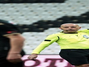 Başakşehir - Fenerbahçe Maçını Cüneyt Çakır Yönetecek