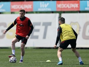 Galatasaray 6 Eksikle İzmir Yolcusu!