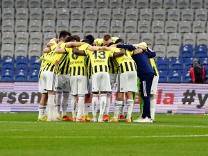 Süper Lig: Medipol Başakşehir: 1 - Fenerbahçe: 0 (Maç Devam Ediyor)
