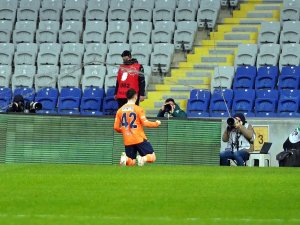 Süper Lig: Medipol Başakşehir: 1 - Fenerbahçe: 1 (İlk Yarı)