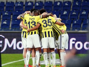 Süper Lig: Medipol Başakşehir: 1 - Fenerbahçe: 2 (Maç Sonucu)
