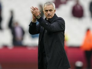 Tottenham, Mourinho İle Yollarını Ayırdı