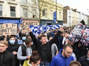 Chelsea’li Taraftarlar Avrupa Süper Ligine Tepkili