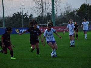 Kadınlar Futbol Ligi D Grubu: Karadeniz Ereğli Belediyespor: 0 Kayseri Gençlerbirliği: 1