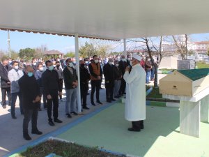 Korona Virüs 36 Yaşındaki Öğretmeni Hayattan Kopardı
