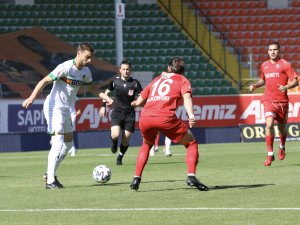Süper Lig: Aytemiz Alanyaspor: 2 - Gaziantep Fk: 2 (İlk Yarı)
