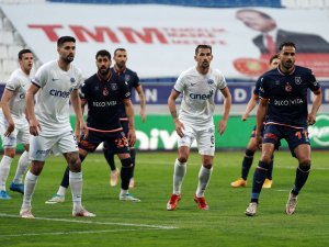 Süper Lig: Kasımpaşa: 0 - Medipol Başakşehir: 1 (İlk Yarı)