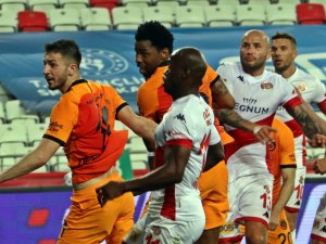 Ryan Donk, Galatasaray’la 150. Maçına Çıktı