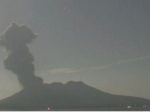Japonya’da Sakurajima Yanardağı’nda Patlama