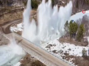 Rusya’da Donan Nehirler Patlayıcılarla Açıldı